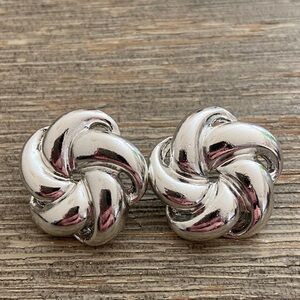 Vintage 70s Sterling Silver Swirl Post Earrings